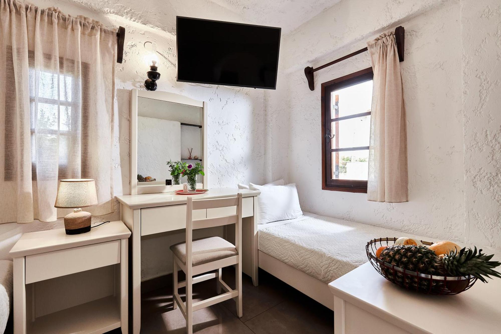 Mila Malia Studios Hotel 외부 사진